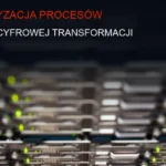 Ciemne tło technologiczne z serwerami i przewodami danych do artykułu o automatyzacji