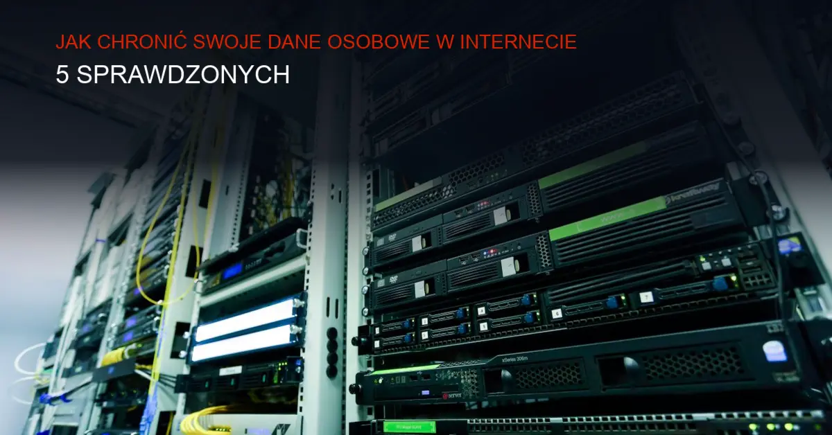 Ciemne tło technologiczne z symbolami ochrony danych i sieci.