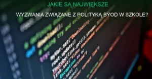 Uczniowie używający smartfonów i tabletów w klasie podczas lekcji