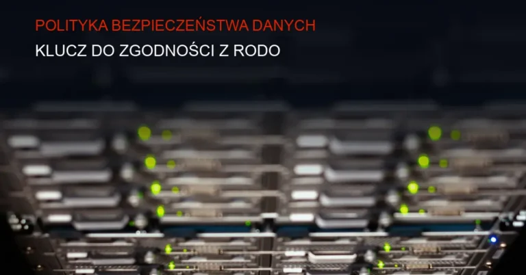Ciemne wnętrze serwerowni z podświetlonymi kablami sieciowymi i migającymi diodami LED